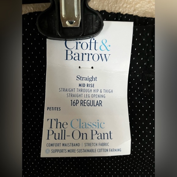 Croft & Barrow black mid rise pants. Straight fit. NWT. Women’s size 16P - Picture 5 of 8